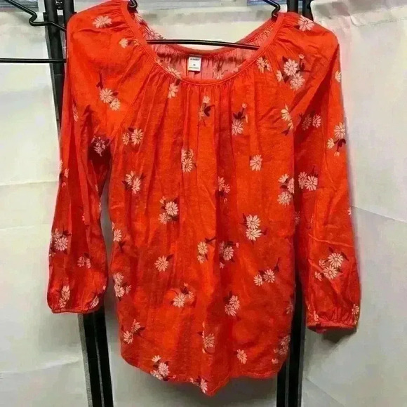 Old navy top  - Picture 1 of 4